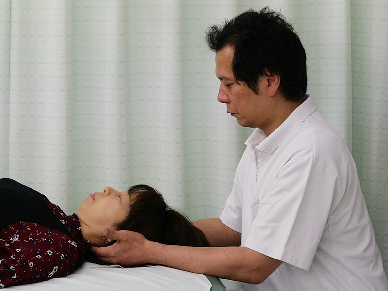 頭痛・偏頭痛・首痛 治療１